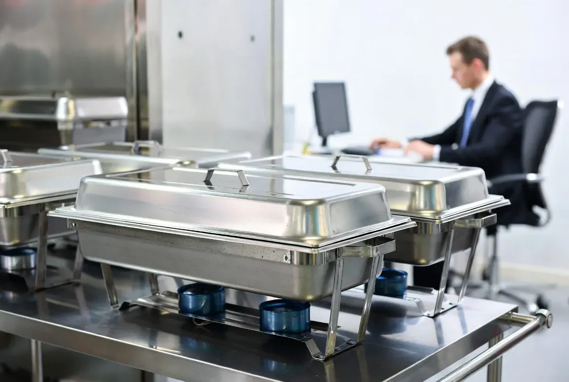 Commercial Chafing Dish Manufacturer vs Trading Company- Pros & Cons